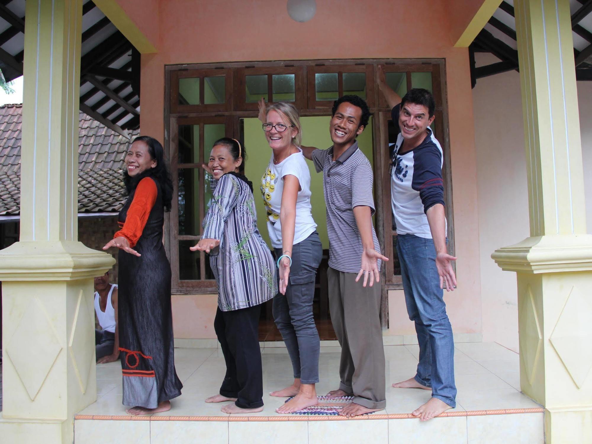 Spot On 1931 Kampung Osing Inn Banyuwangi  Zewnętrze zdjęcie